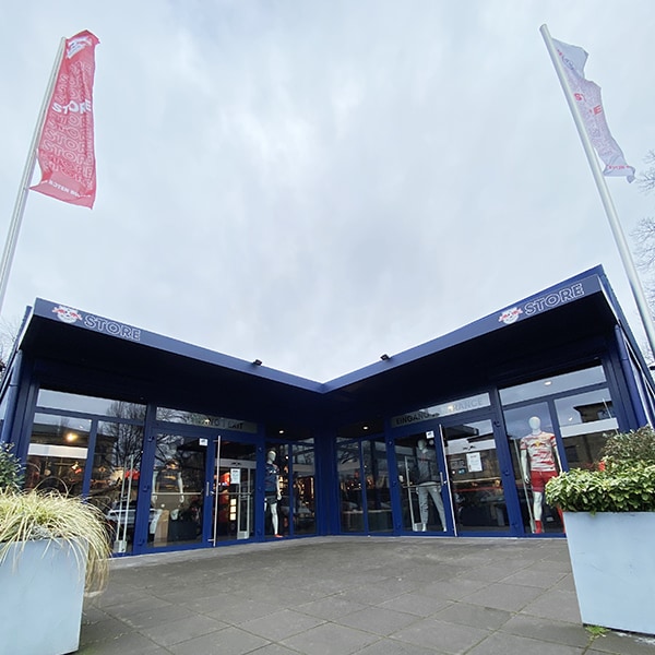Bild des RB Leipzig Stores Stadionvorplatz