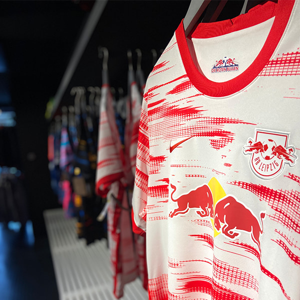 Bild des RB Leipzig Stores Stadionvorplatz
